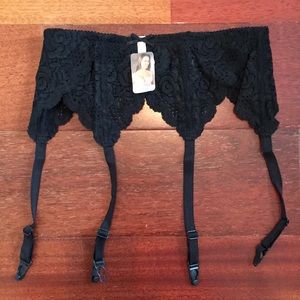 Black lace garter belt New